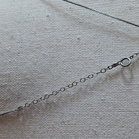 Sterling Silver Whale Pendant Genuine Topaz Stones w/20.5" Box Chain - Picture 8 of 11